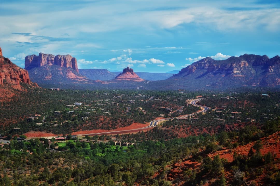 Walking Routes from Uptown Sedona: What You Can Reach on Foot in 5, 10, and 15 Minutes